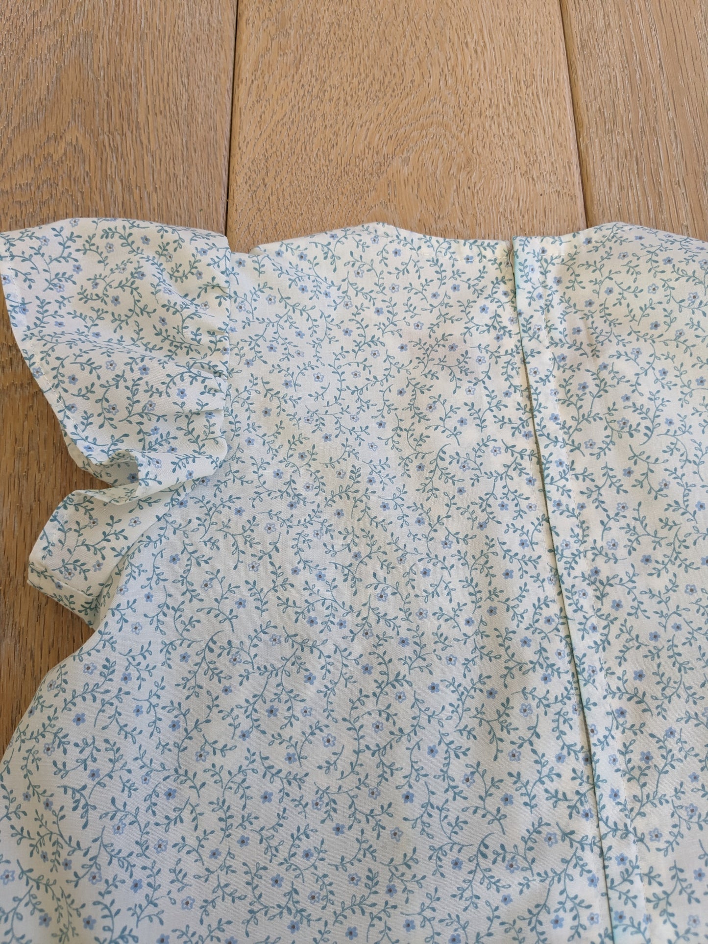 スモッキング刺繍のワンピース　　100size　